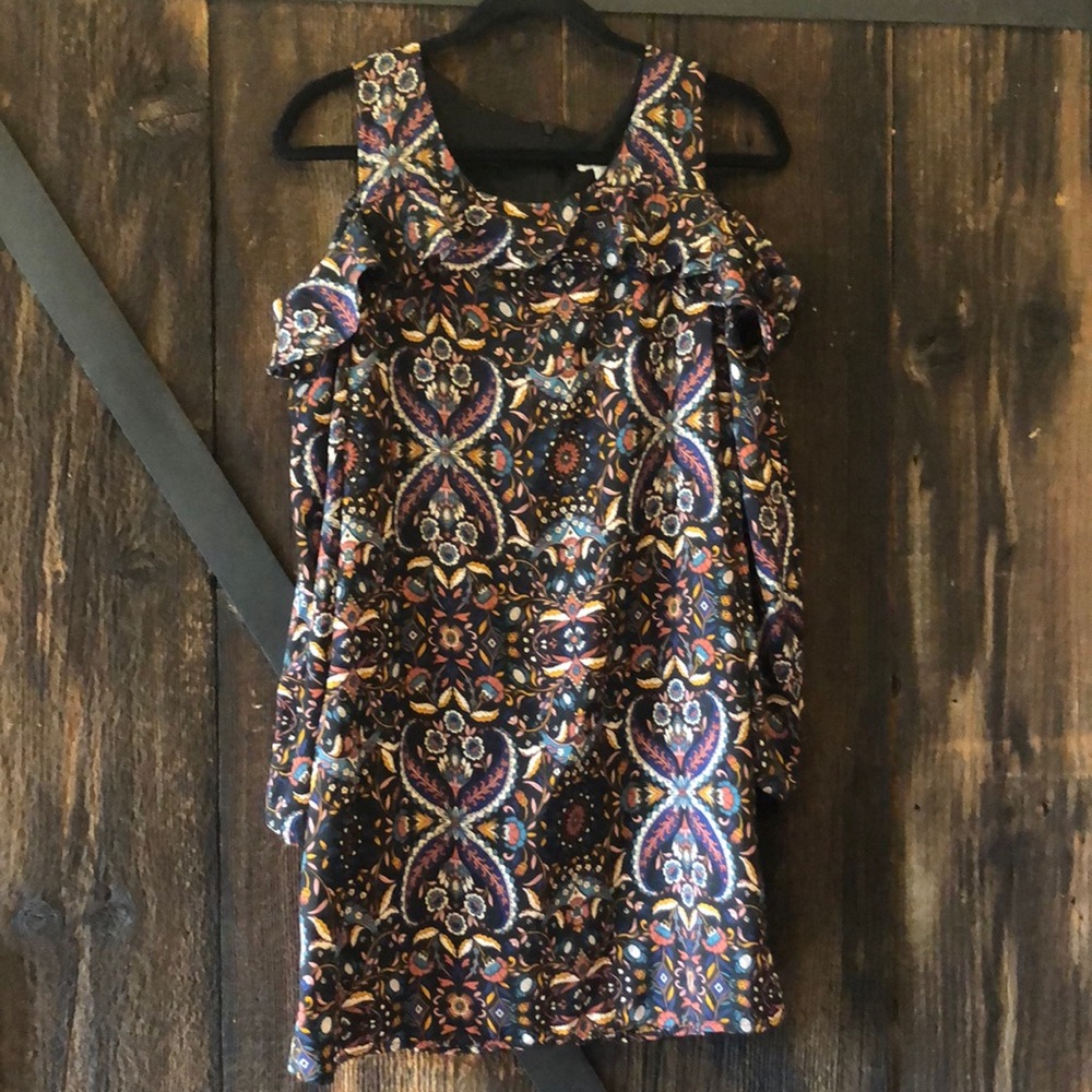 Pretty multicolored cold shoulder dress